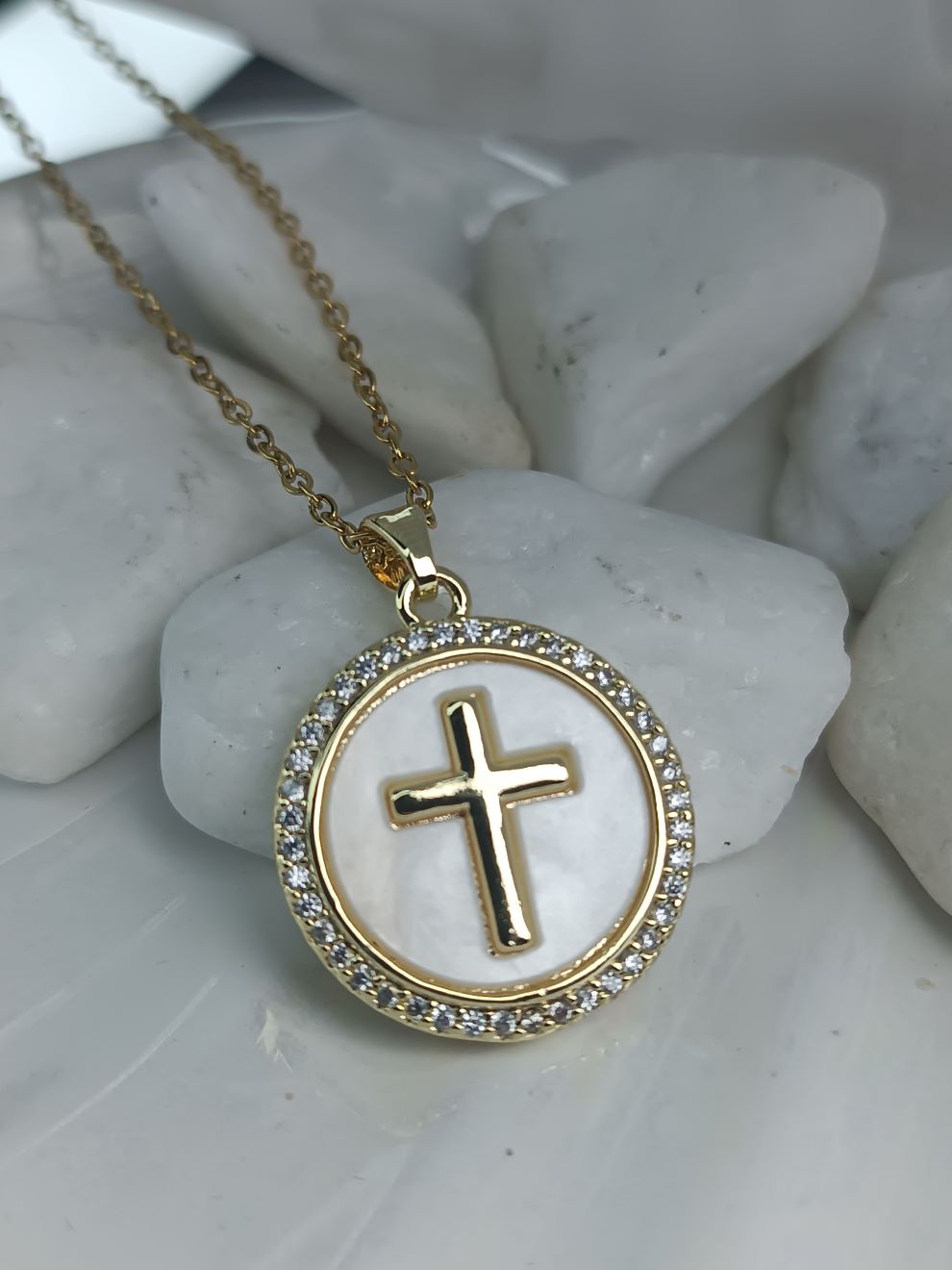 Γυναικείο Χρυσό Μενταγιόν με Σταυρό (ΚΩΔ:58411) Γυναικείο Χρυσό Μενταγιόν με Σταυρό (ΚΩΔ:58411)