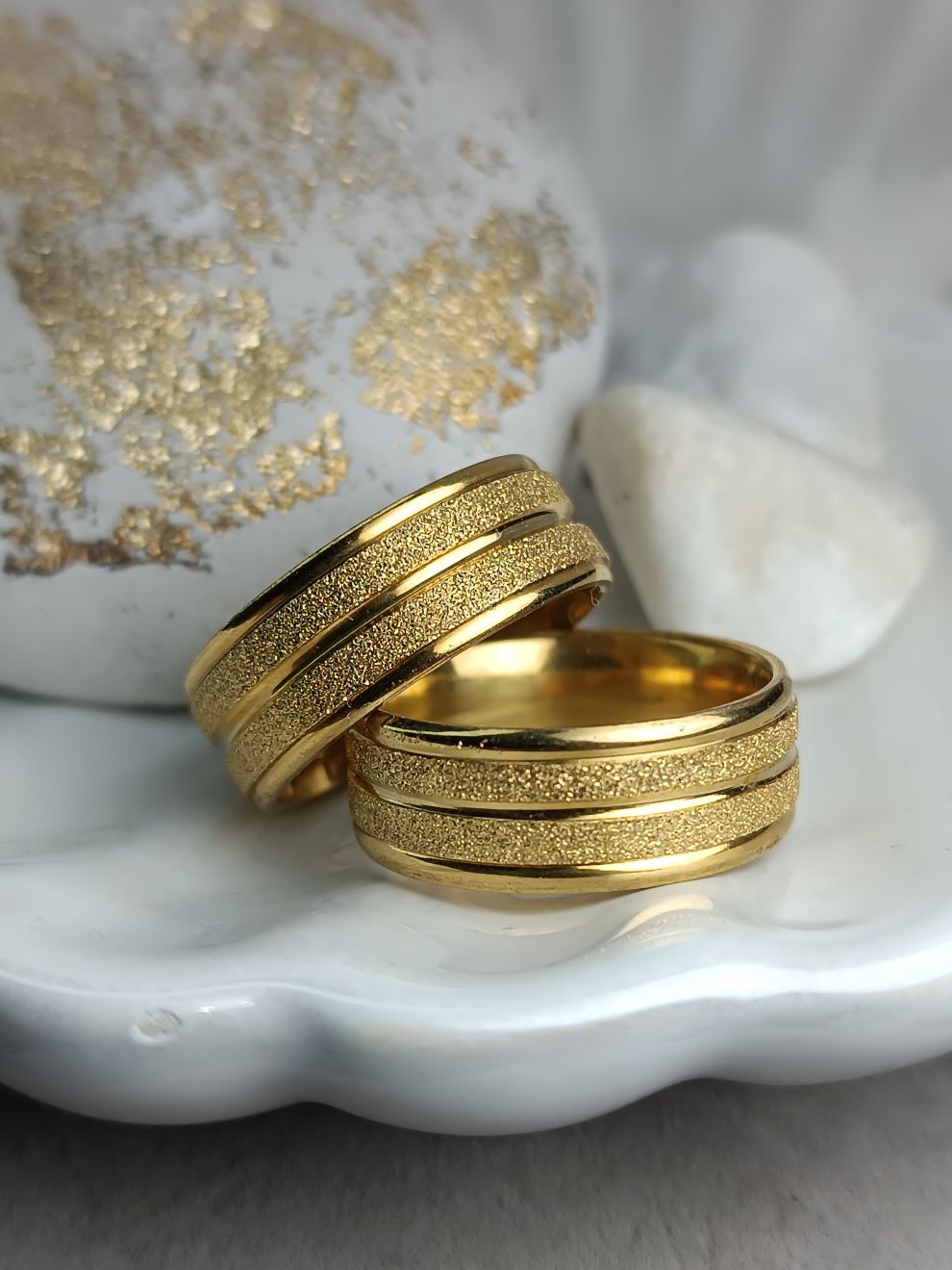 Χρυσές Βέρες με Γυαλιστερό Φινίρισμα & Glitter (ΚΩΔ:8539)– Kosmimatomania.gr Χρυσές Βέρες με Γυαλιστερό Φινίρισμα & Glitter (ΚΩΔ:8539)– Kosmimatomania.gr