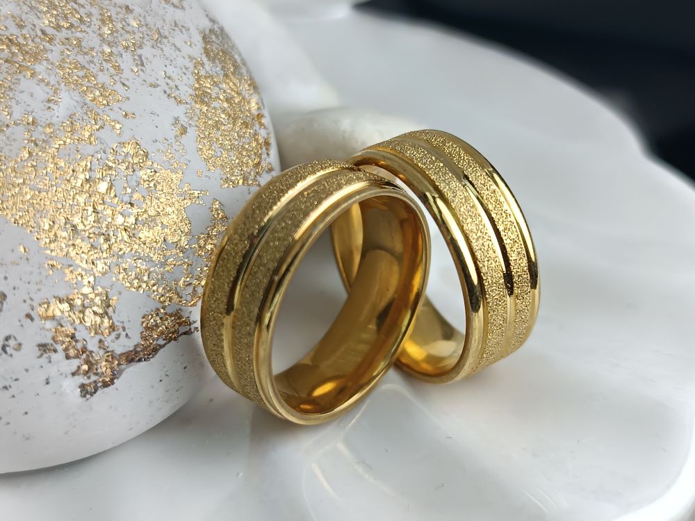 Χρυσές Βέρες με Γυαλιστερό Φινίρισμα & Glitter (ΚΩΔ:8539)– Kosmimatomania.gr Χρυσές Βέρες με Γυαλιστερό Φινίρισμα & Glitter (ΚΩΔ:8539)– Kosmimatomania.gr