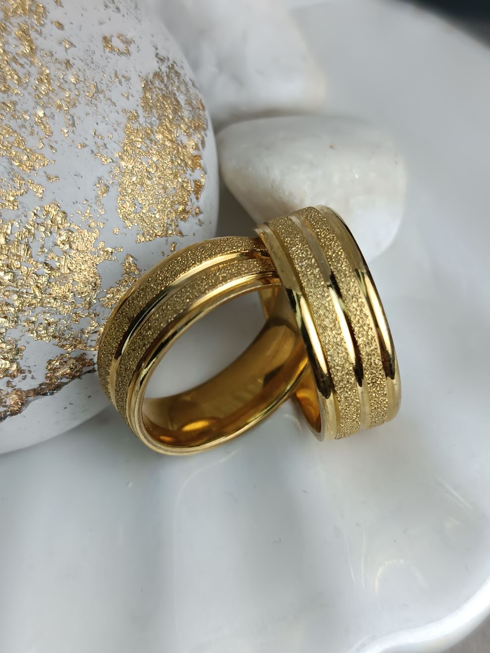 Χρυσές Βέρες με Γυαλιστερό Φινίρισμα & Glitter (ΚΩΔ:8539)– Kosmimatomania.gr Χρυσές Βέρες με Γυαλιστερό Φινίρισμα & Glitter (ΚΩΔ:8539)– Kosmimatomania.gr