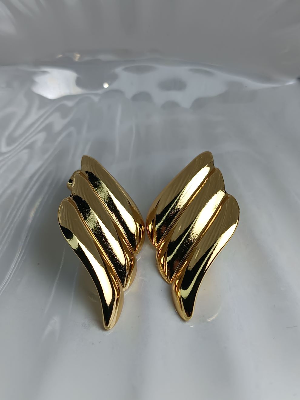 Σκουλαρίκια από Ατσάλι Χρυσά – Statement Σχέδιο για Εντυπωσιακές Εμφανίσεις | Kosmimatomania(ΚΩΔ:5570) Σκουλαρίκια από Ατσάλι Χρυσά – Statement Σχέδιο για Εντυπωσιακές Εμφανίσεις | Kosmimatomania(ΚΩΔ:5570)