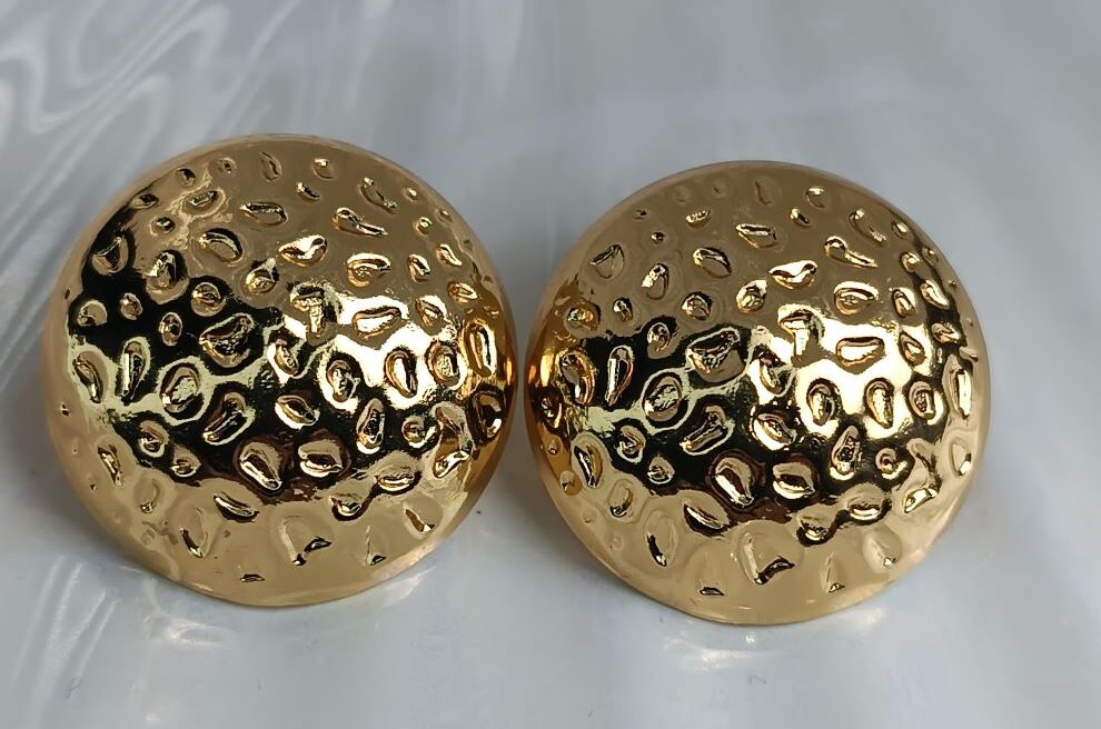 Χρυσά Σφυρήλατα Σκουλαρίκια – Στρογγυλά Statement Earrings από Ανοξείδωτο Ατσάλι (ΚΩΔ:5565) Χρυσά Σφυρήλατα Σκουλαρίκια – Στρογγυλά Statement Earrings από Ανοξείδωτο Ατσάλι (ΚΩΔ:5565)