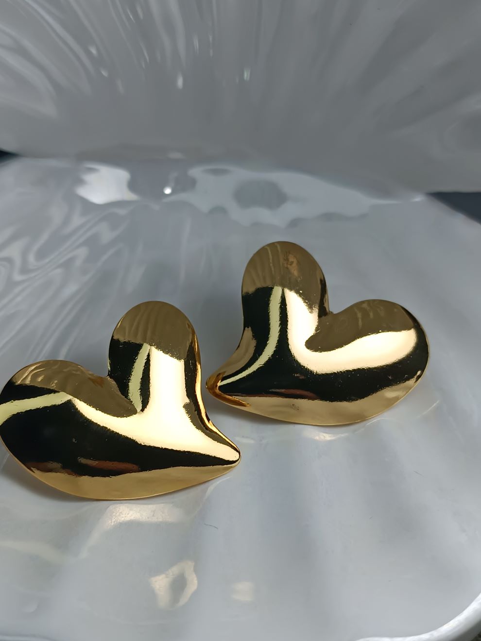 Εντυπωσιακά Σκουλαρίκια Καρδιά από Επιχρυσωμένο Ατσάλι – Statement Glam για Ιδιαίτερες Εμφανίσεις(ΚΩΔ:5576) Εντυπωσιακά Σκουλαρίκια Καρδιά από Επιχρυσωμένο Ατσάλι – Statement Glam για Ιδιαίτερες Εμφανίσεις(ΚΩΔ:5576)