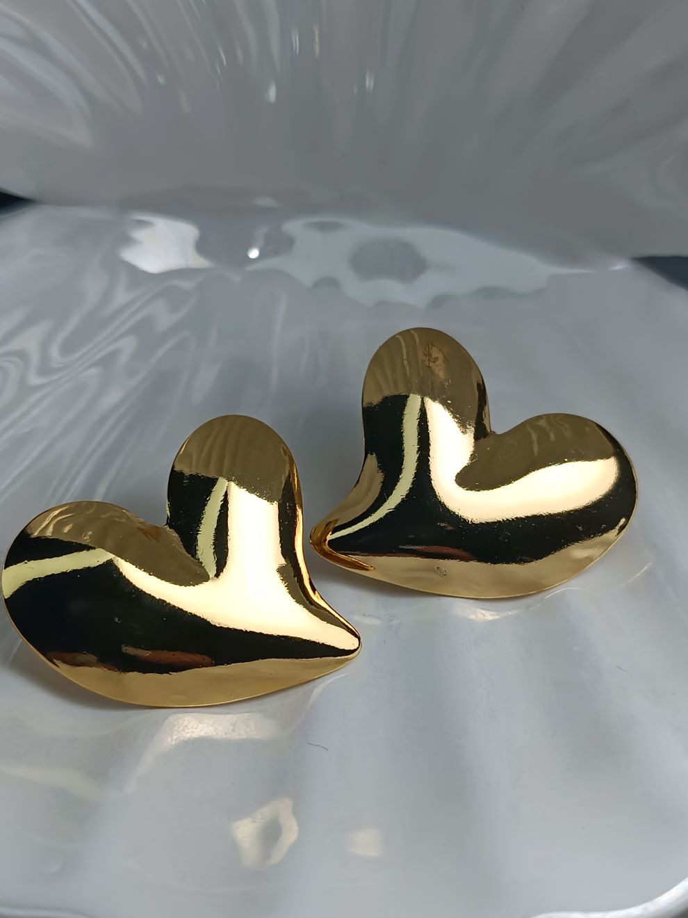 Εντυπωσιακά Σκουλαρίκια Καρδιά από Επιχρυσωμένο Ατσάλι – Statement Glam για Ιδιαίτερες Εμφανίσεις(ΚΩΔ:5576) Εντυπωσιακά Σκουλαρίκια Καρδιά από Επιχρυσωμένο Ατσάλι – Statement Glam για Ιδιαίτερες Εμφανίσεις(ΚΩΔ:5576)