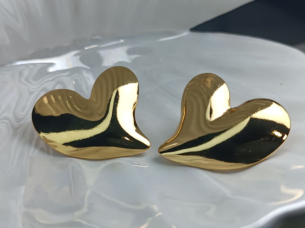 Εντυπωσιακά Σκουλαρίκια Καρδιά από Επιχρυσωμένο Ατσάλι – Statement Glam για Ιδιαίτερες Εμφανίσεις(ΚΩΔ:5576) Εντυπωσιακά Σκουλαρίκια Καρδιά από Επιχρυσωμένο Ατσάλι – Statement Glam για Ιδιαίτερες Εμφανίσεις(ΚΩΔ:5576)