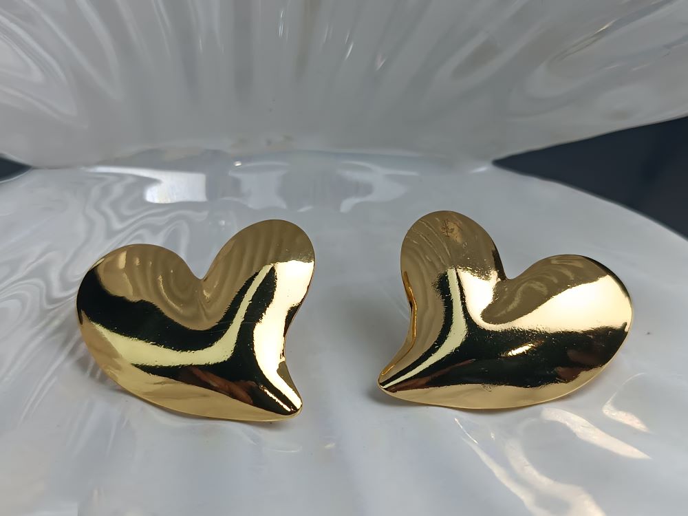 Εντυπωσιακά Σκουλαρίκια Καρδιά από Επιχρυσωμένο Ατσάλι – Statement Glam για Ιδιαίτερες Εμφανίσεις(ΚΩΔ:5576) Εντυπωσιακά Σκουλαρίκια Καρδιά από Επιχρυσωμένο Ατσάλι – Statement Glam για Ιδιαίτερες Εμφανίσεις(ΚΩΔ:5576)