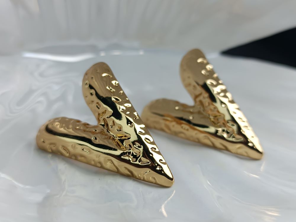 Χρυσά Καρδιόσχημα Σκουλαρίκια από Ανοξείδωτο Ατσάλι – Μοντέρνα Ανάγλυφη Υφή(ΚΩΔ:5572) Χρυσά Καρδιόσχημα Σκουλαρίκια από Ανοξείδωτο Ατσάλι – Μοντέρνα Ανάγλυφη Υφή(ΚΩΔ:5572)