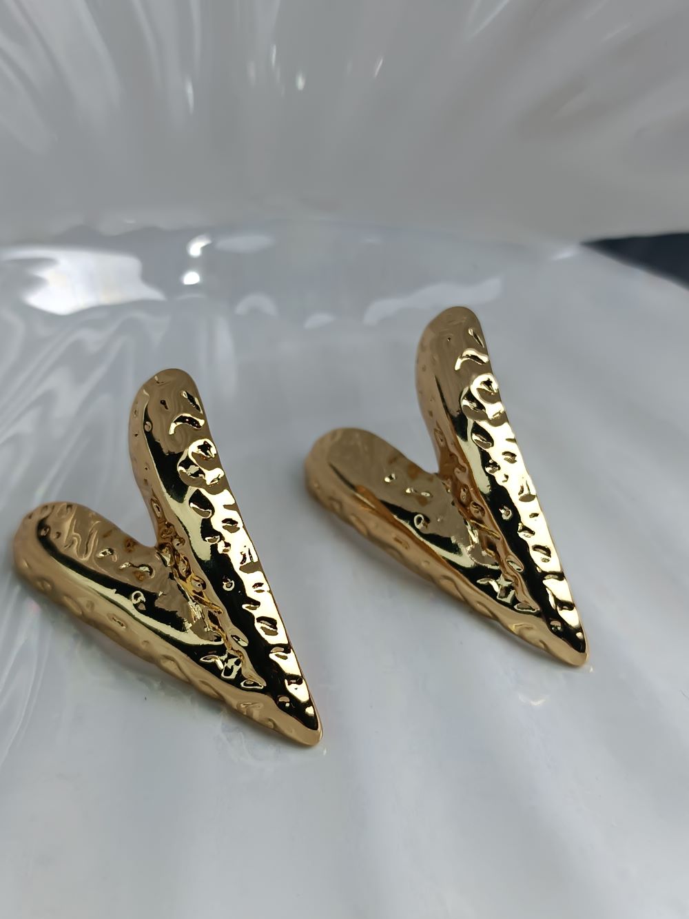 Χρυσά Καρδιόσχημα Σκουλαρίκια από Ανοξείδωτο Ατσάλι – Μοντέρνα Ανάγλυφη Υφή(ΚΩΔ:5572) Χρυσά Καρδιόσχημα Σκουλαρίκια από Ανοξείδωτο Ατσάλι – Μοντέρνα Ανάγλυφη Υφή(ΚΩΔ:5572)