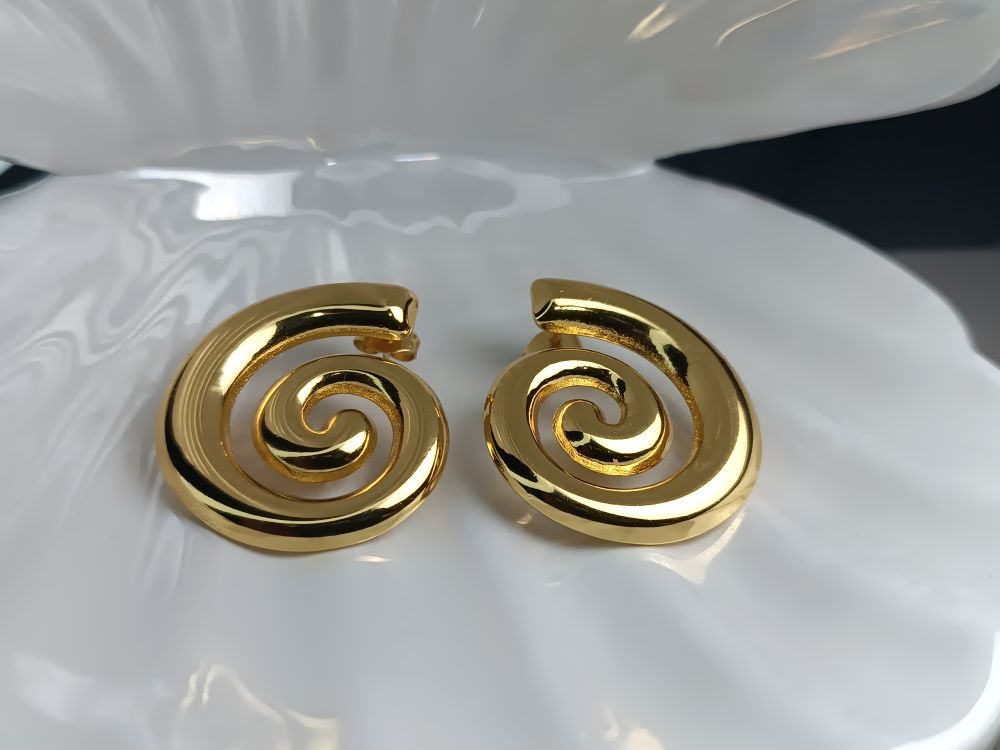 Χρυσά Σκουλαρίκια Σπείρα από Ανοξείδωτο Ατσάλι – Statement Spiral Earrings για Μοναδικές Εμφανίσεις (ΚΩΔ:5577) Χρυσά Σκουλαρίκια Σπείρα από Ανοξείδωτο Ατσάλι – Statement Spiral Earrings για Μοναδικές Εμφανίσεις (ΚΩΔ:5577)