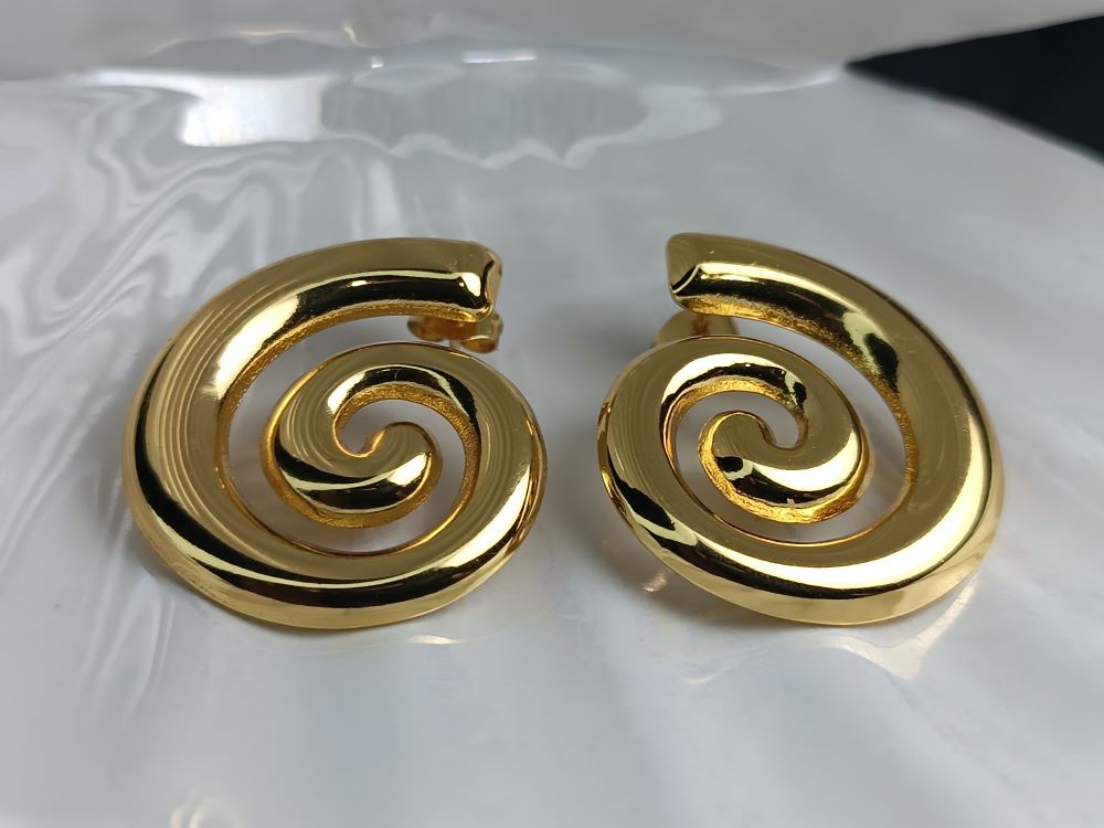 Χρυσά Σκουλαρίκια Σπείρα από Ανοξείδωτο Ατσάλι – Statement Spiral Earrings για Μοναδικές Εμφανίσεις (ΚΩΔ:5577) Χρυσά Σκουλαρίκια Σπείρα από Ανοξείδωτο Ατσάλι – Statement Spiral Earrings για Μοναδικές Εμφανίσεις (ΚΩΔ:5577)