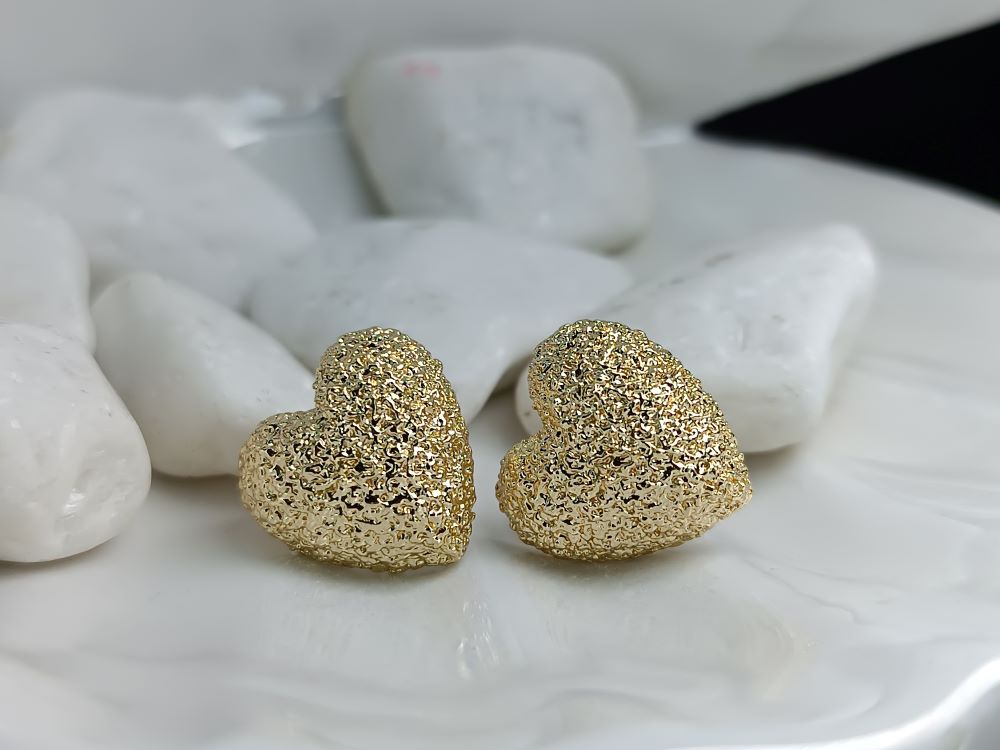 Χρυσά Σκουλαρίκια Καρδιά από Ατσάλι – Ανάγλυφη Υφή & Ρομαντικό Design(ΚΩΔ:85811) Χρυσά Σκουλαρίκια Καρδιά από Ατσάλι – Ανάγλυφη Υφή & Ρομαντικό Design(ΚΩΔ:85811)