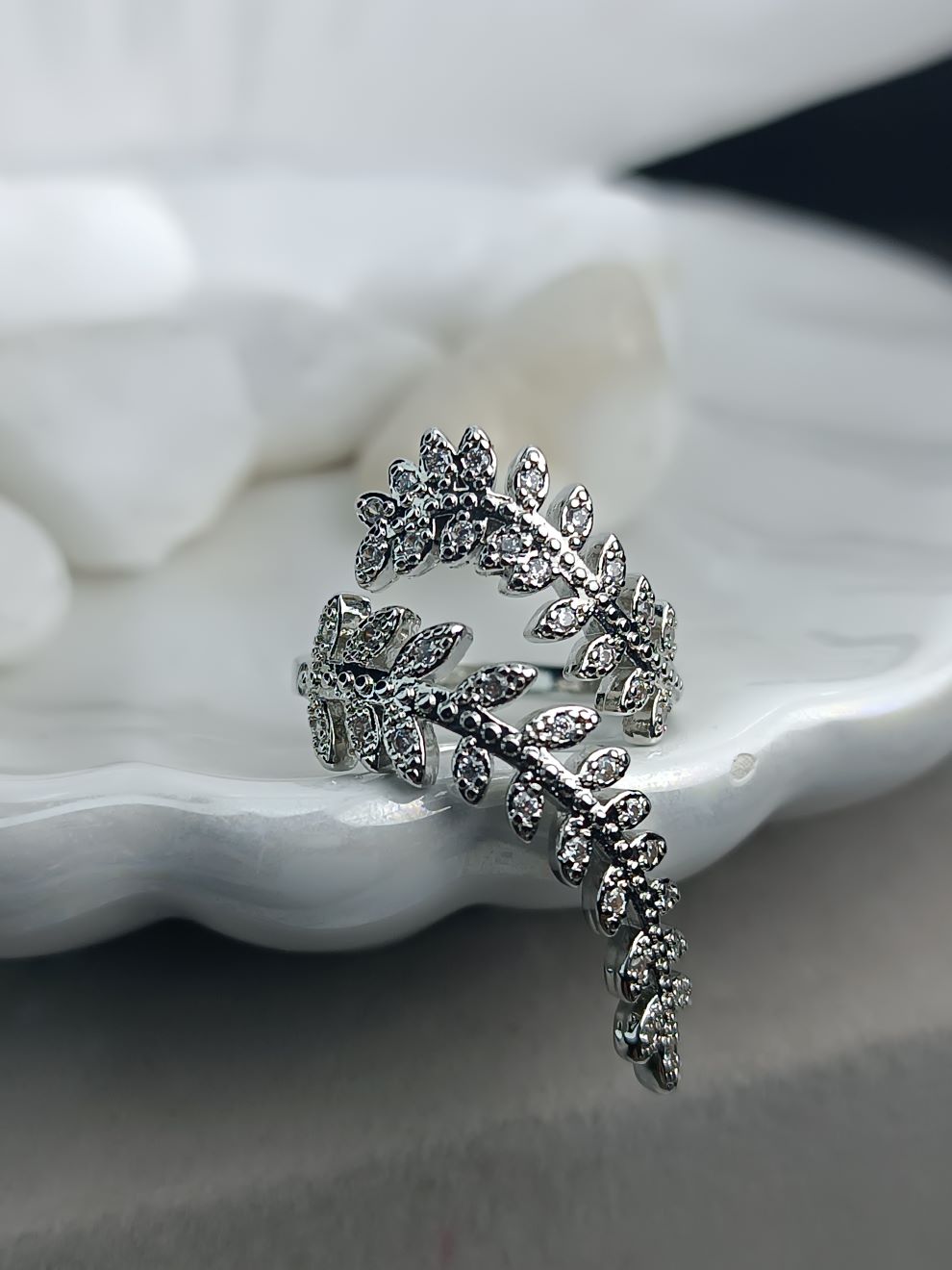 Δαχτυλίδι φυλλα απο ορείχαλκο (ΚΩΔ:5593) Δαχτυλίδι φυλλα απο ορείχαλκο (ΚΩΔ:5593)