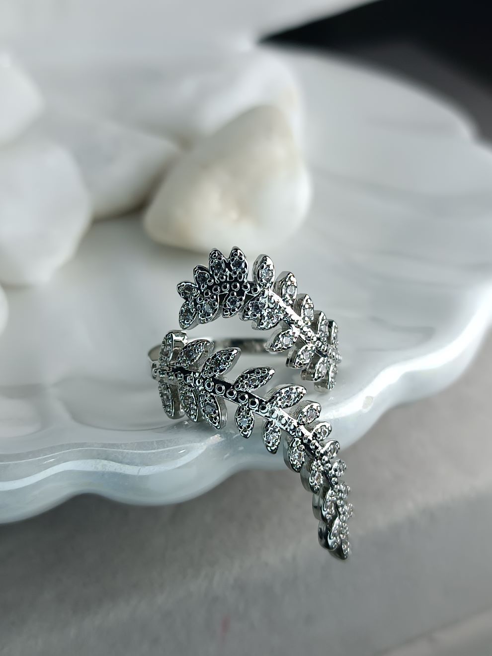 Δαχτυλίδι φυλλα απο ορείχαλκο (ΚΩΔ:5593) Δαχτυλίδι φυλλα απο ορείχαλκο (ΚΩΔ:5593)