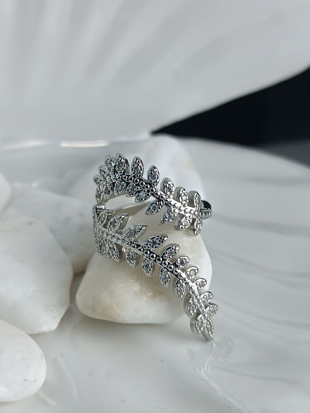 Δαχτυλίδι φυλλα απο ορείχαλκο (ΚΩΔ:5593) Δαχτυλίδι φυλλα απο ορείχαλκο (ΚΩΔ:5593)