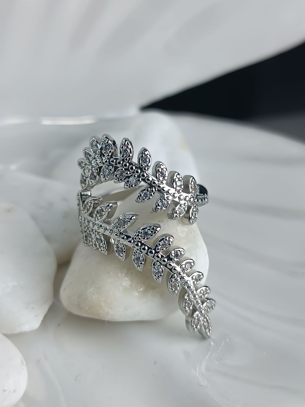 Δαχτυλίδι φυλλα απο ορείχαλκο (ΚΩΔ:5593) Δαχτυλίδι φυλλα απο ορείχαλκο (ΚΩΔ:5593)