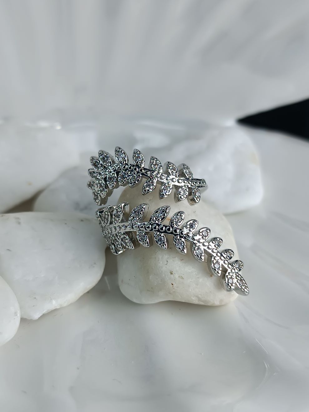 Δαχτυλίδι φυλλα απο ορείχαλκο (ΚΩΔ:5593) Δαχτυλίδι φυλλα απο ορείχαλκο (ΚΩΔ:5593)