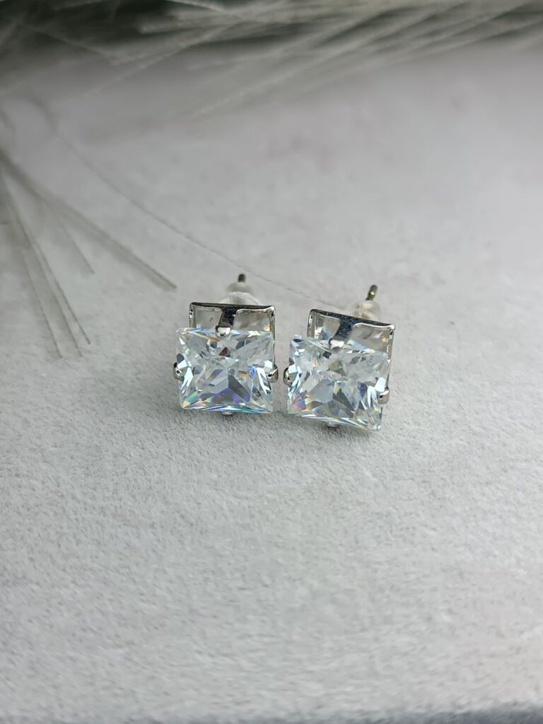 Τι να προσέξεις όταν αγοράζεις κοσμήματα online.