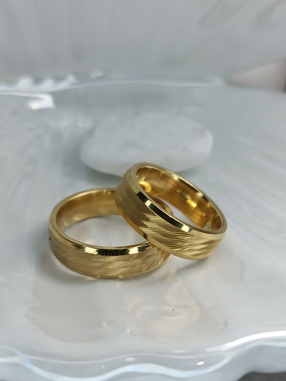 Ανδρικές & Γυναικείες Βέρες από Ατσάλι Χρυσό Χρώμα 6mm | Kosmimatomania.gr Ανδρικές & Γυναικείες Βέρες από Ατσάλι Χρυσό Χρώμα 6mm | Kosmimatomania.gr