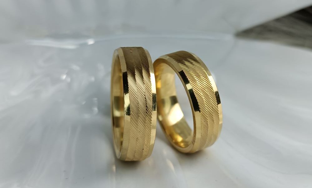 Ανδρικές & Γυναικείες Βέρες από Ατσάλι Χρυσό Χρώμα 6mm | Kosmimatomania.gr Ανδρικές & Γυναικείες Βέρες από Ατσάλι Χρυσό Χρώμα 6mm | Kosmimatomania.gr