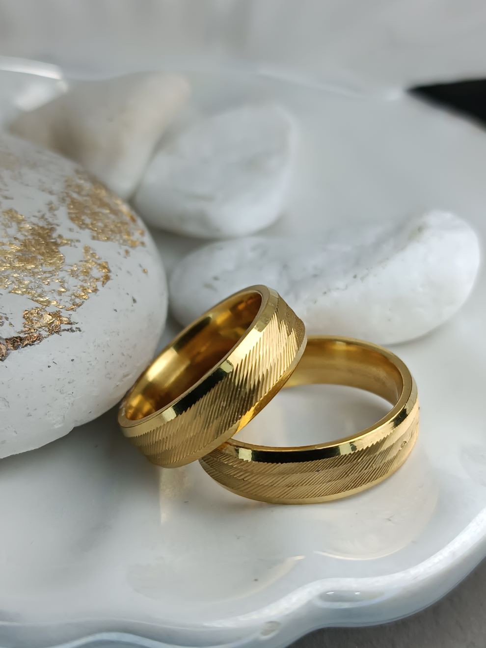 Ανδρικές & Γυναικείες Βέρες από Ατσάλι Χρυσό Χρώμα 6mm | Kosmimatomania.gr Ανδρικές & Γυναικείες Βέρες από Ατσάλι Χρυσό Χρώμα 6mm | Kosmimatomania.gr