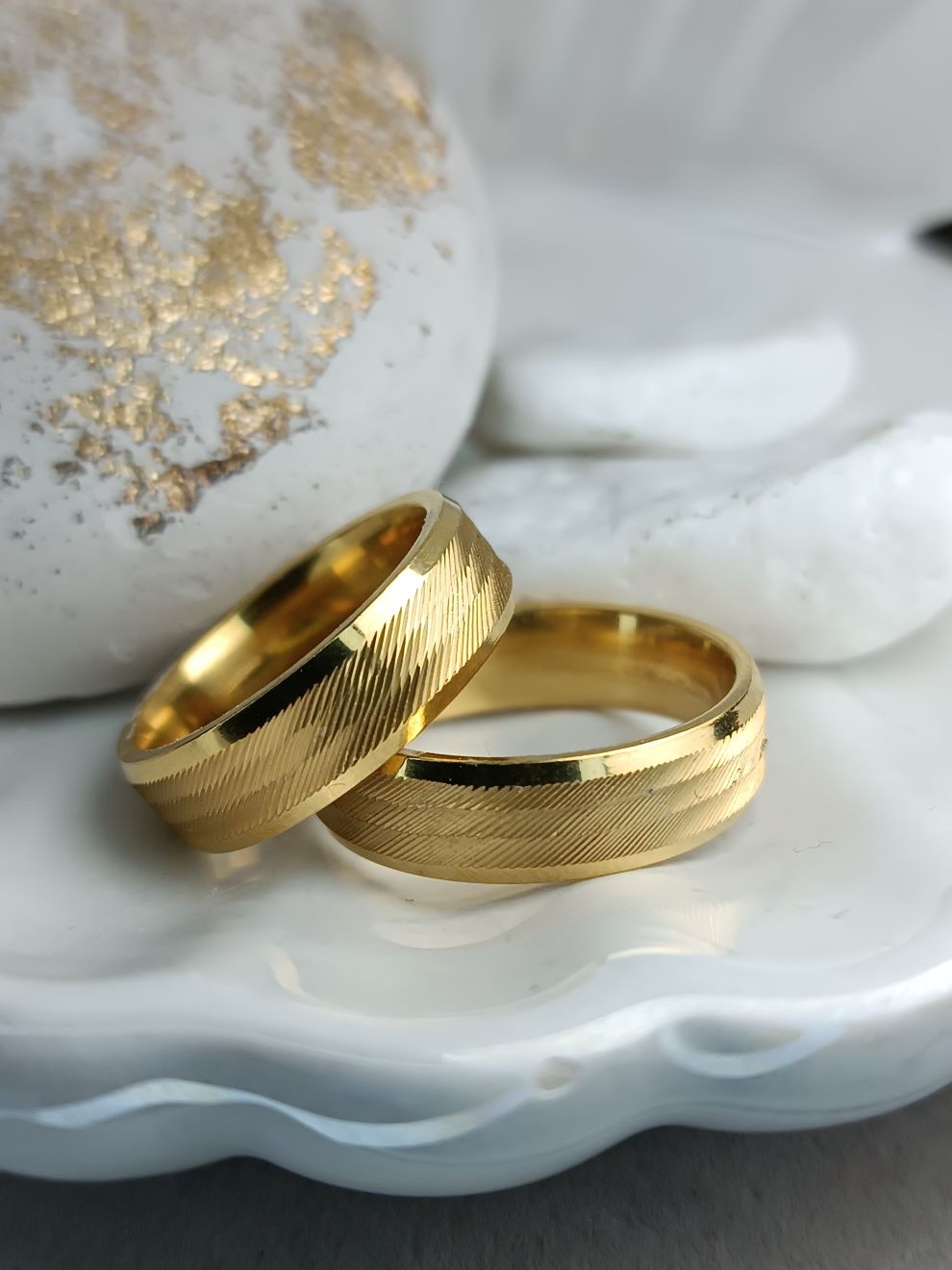 Ανδρικές & Γυναικείες Βέρες από Ατσάλι Χρυσό Χρώμα 6mm | Kosmimatomania.gr Ανδρικές & Γυναικείες Βέρες από Ατσάλι Χρυσό Χρώμα 6mm | Kosmimatomania.gr