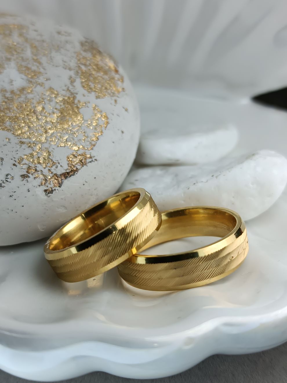 Ανδρικές & Γυναικείες Βέρες από Ατσάλι Χρυσό Χρώμα 6mm | Kosmimatomania.gr Ανδρικές & Γυναικείες Βέρες από Ατσάλι Χρυσό Χρώμα 6mm | Kosmimatomania.gr