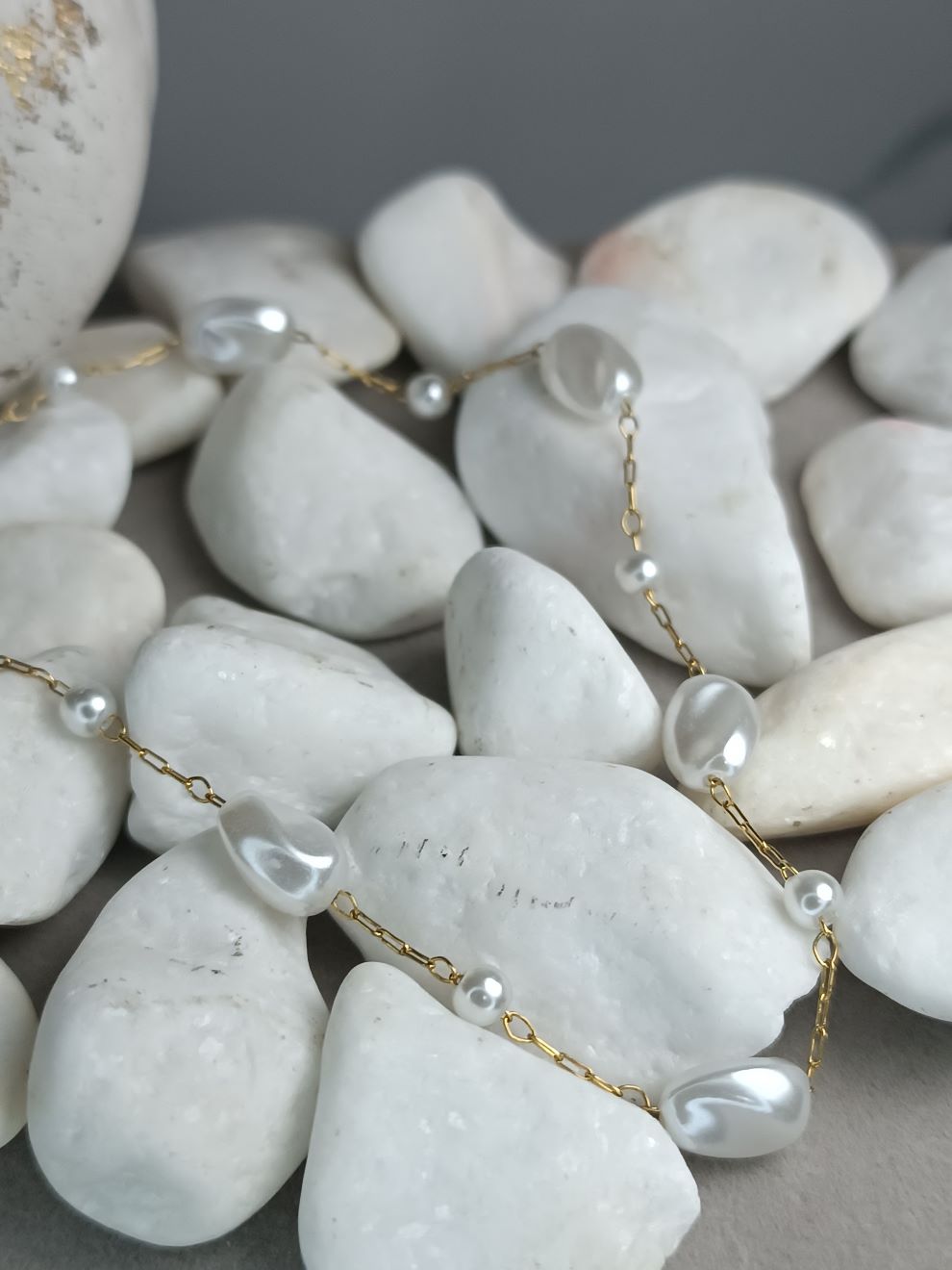 Γυναικείο Κολιέ από Ατσάλι με Λευκές Πέρλες – Minimal & Κομψό(ΚΩΔ:00971) Γυναικείο Κολιέ από Ατσάλι με Λευκές Πέρλες – Minimal & Κομψό(ΚΩΔ:00971)