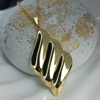 Κολιέ από Ατσάλι Χρυσό – Statement Σχέδιο για Εντυπωσιακές Εμφανίσεις | Kosmimatomania (ΚΩΔ:6632) Κολιέ από Ατσάλι Χρυσό – Statement Σχέδιο για Εντυπωσιακές Εμφανίσεις | Kosmimatomania (ΚΩΔ:6632)