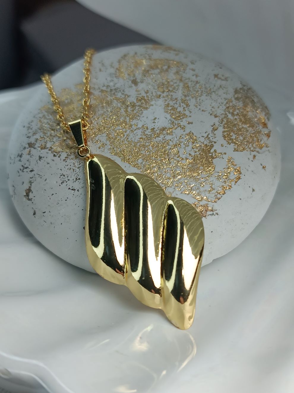 Κολιέ από Ατσάλι Χρυσό – Statement Σχέδιο για Εντυπωσιακές Εμφανίσεις | Kosmimatomania (ΚΩΔ:6632) Κολιέ από Ατσάλι Χρυσό – Statement Σχέδιο για Εντυπωσιακές Εμφανίσεις | Kosmimatomania (ΚΩΔ:6632)