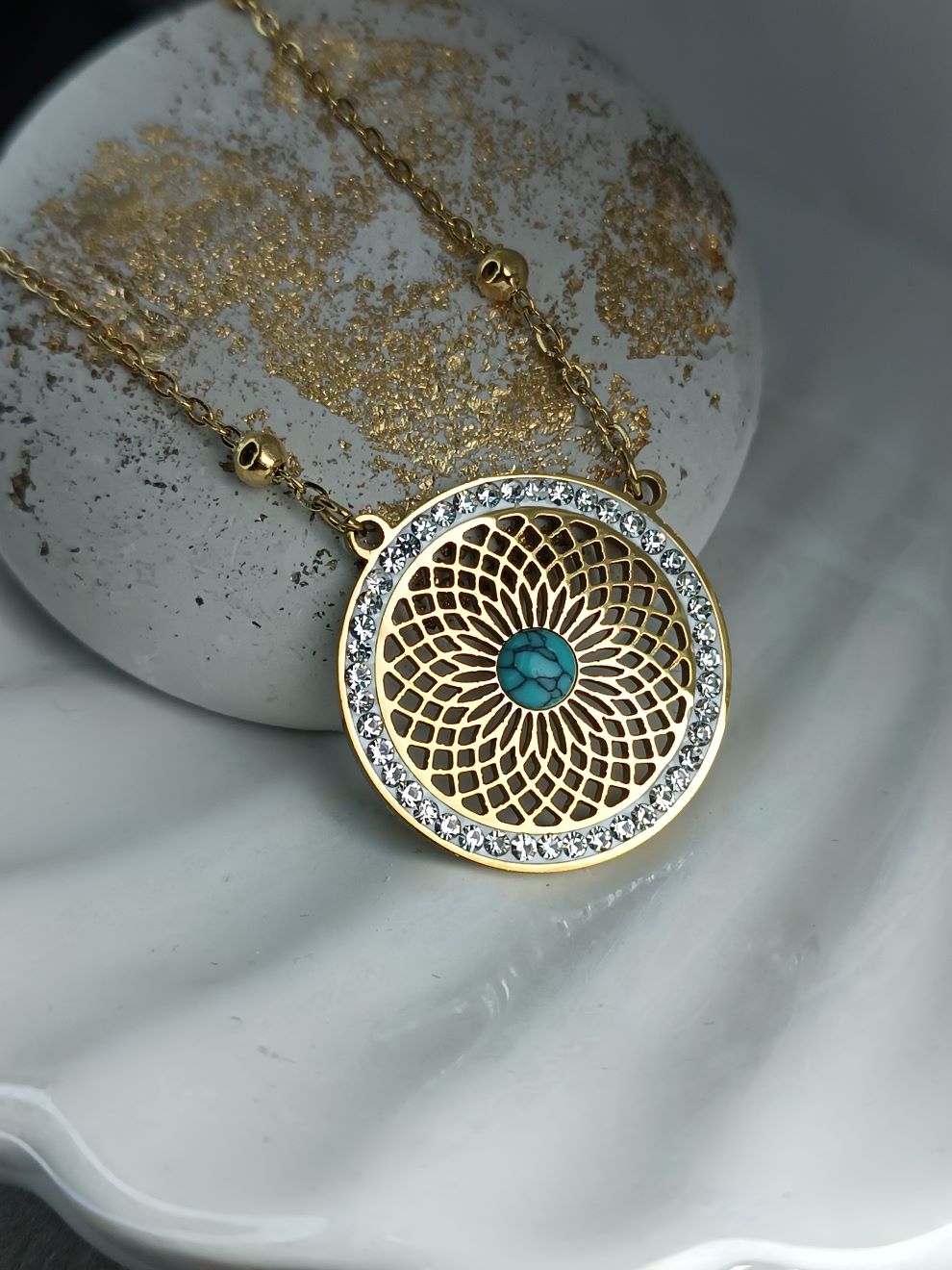 Κολιέ Αλυσίδα με Μπλίλιες και Στρογγυλό Στοιχείο με Γαλάζια Πέτρα (ΚΩΔ552) Κολιέ Αλυσίδα με Μπλίλιες και Στρογγυλό Στοιχείο με Γαλάζια Πέτρα (ΚΩΔ552)