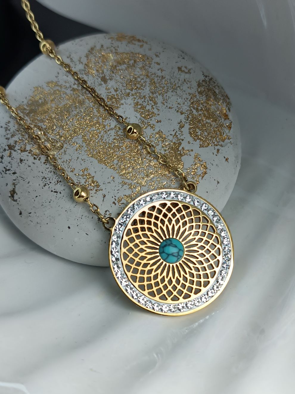 Κολιέ Αλυσίδα με Μπλίλιες και Στρογγυλό Στοιχείο με Γαλάζια Πέτρα (ΚΩΔ552) Κολιέ Αλυσίδα με Μπλίλιες και Στρογγυλό Στοιχείο με Γαλάζια Πέτρα (ΚΩΔ552)