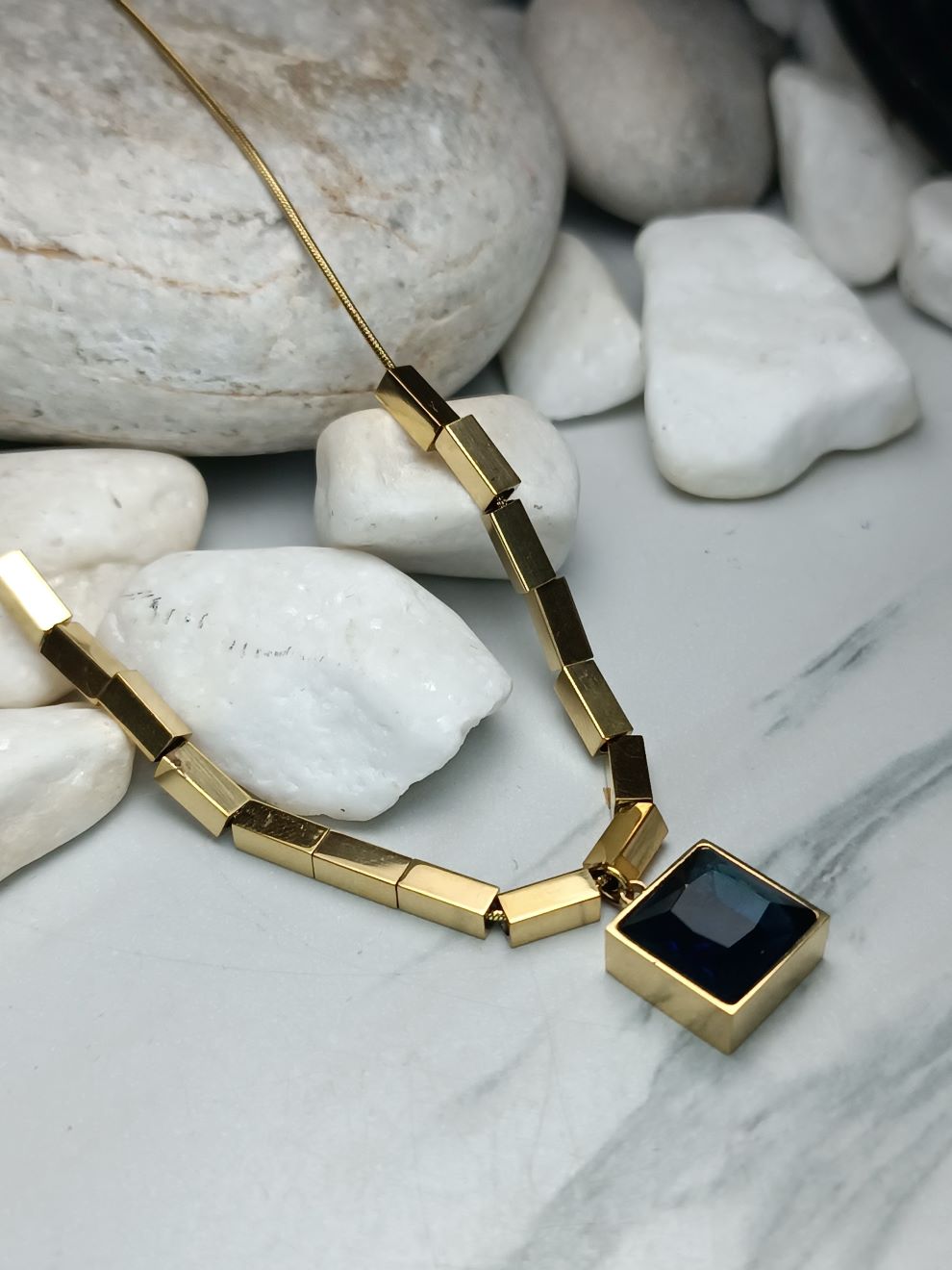 Κολιέ από ανοξείδωτο ατσάλι σε χρυσό με μπλε κρύσταλλο – Μοντέρνο & ανθεκτικό (ΚΩΔ:4417) Κολιέ από ανοξείδωτο ατσάλι σε χρυσό με μπλε κρύσταλλο – Μοντέρνο & ανθεκτικό (ΚΩΔ:4417)