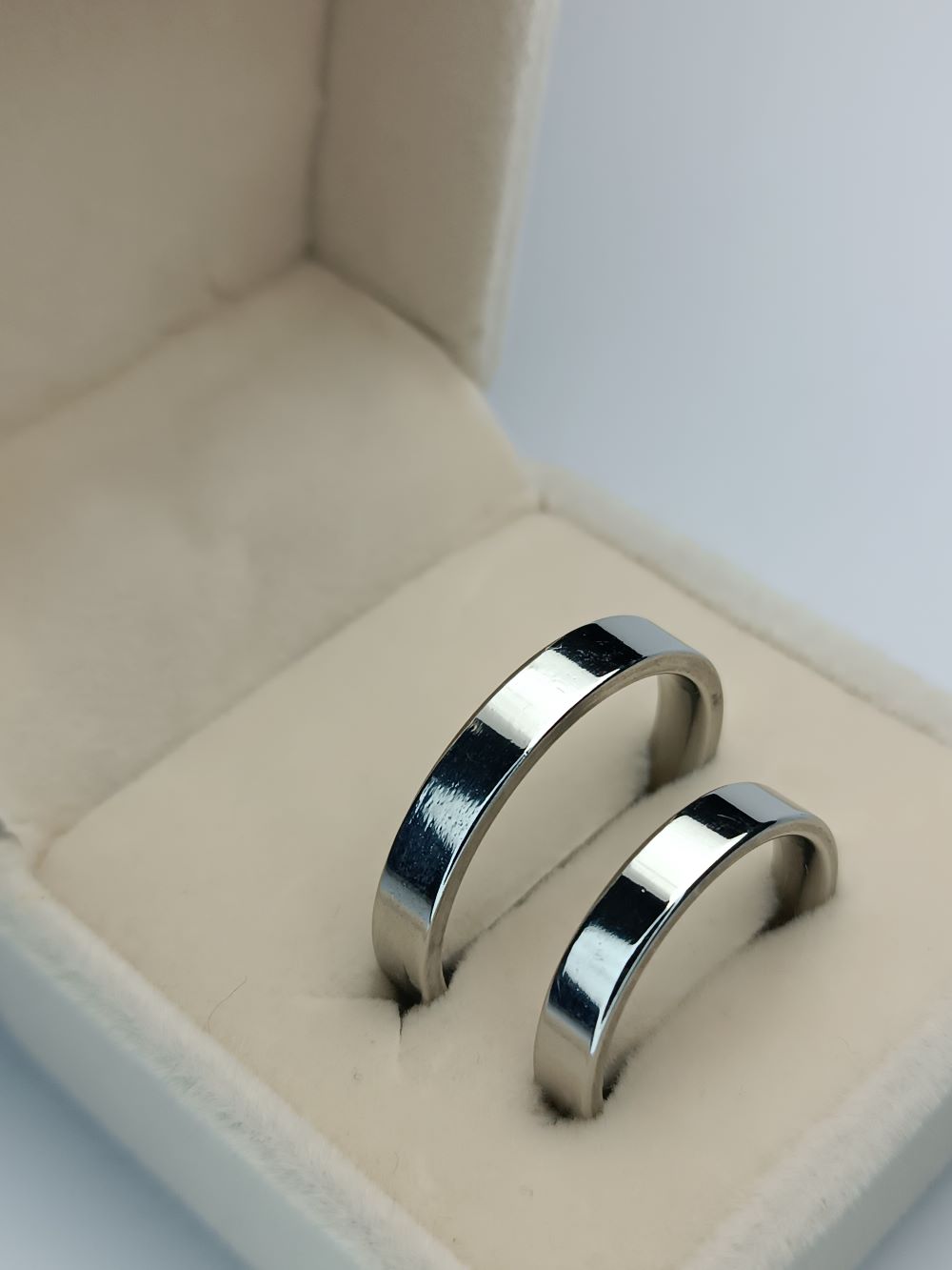 Βέρες Ατσάλι σε Ασημένιο Χρώμα – Minimal & Elegant Δαχτυλίδια για Ζευγάρια (ΚΩΔ:00191) | Kosmimatomania Βέρες Ατσάλι σε Ασημένιο Χρώμα – Minimal & Elegant Δαχτυλίδια για Ζευγάρια (ΚΩΔ:00191) | Kosmimatomania