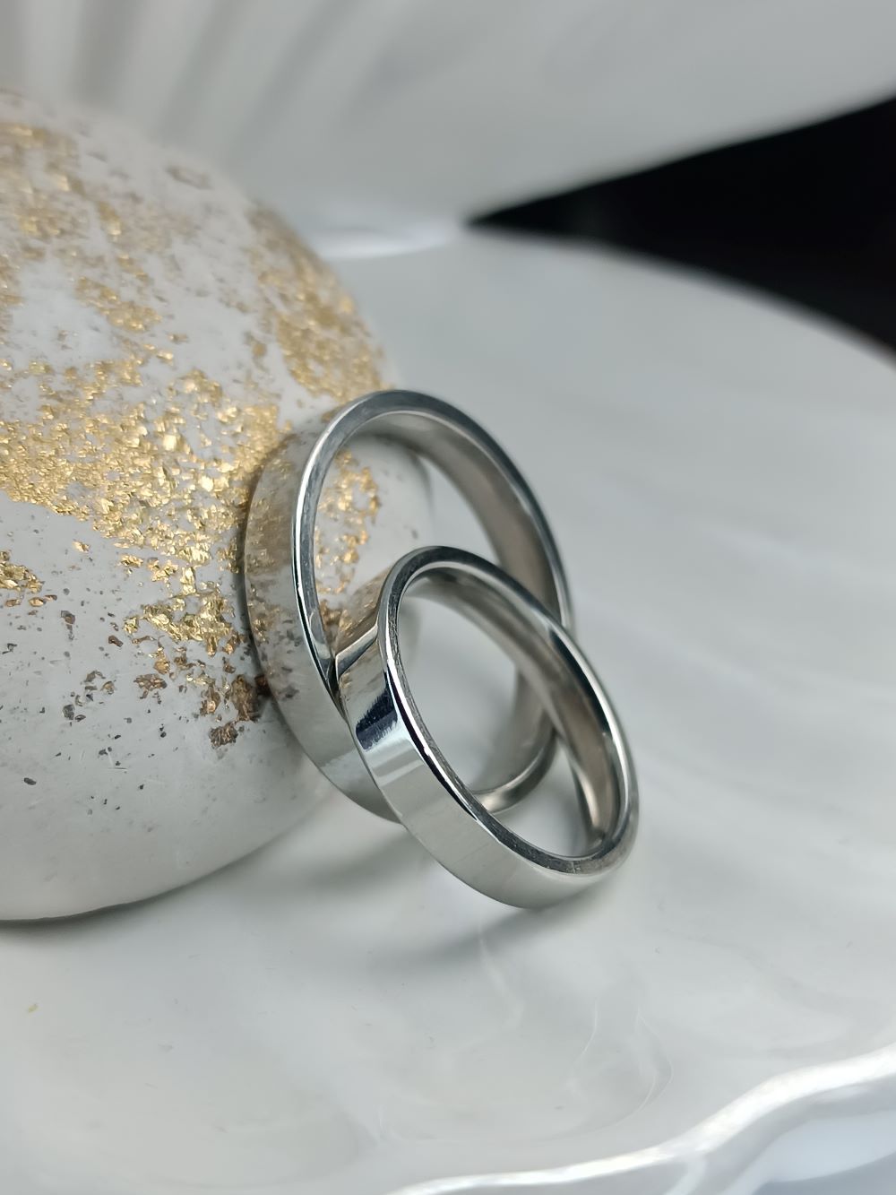 Βέρες Ατσάλι σε Ασημένιο Χρώμα – Minimal & Elegant Δαχτυλίδια για Ζευγάρια (ΚΩΔ:00191) | Kosmimatomania Βέρες Ατσάλι σε Ασημένιο Χρώμα – Minimal & Elegant Δαχτυλίδια για Ζευγάρια (ΚΩΔ:00191) | Kosmimatomania