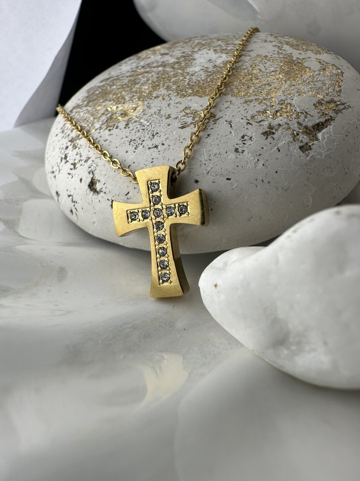 Σταυρός από Ατσάλι με διάφανα κρύσταλλα – Χρυσός (ΚΩΔ:81241) | Kosmimatomania Σταυρός από Ατσάλι με διάφανα κρύσταλλα – Χρυσός (ΚΩΔ:81241) | Kosmimatomania