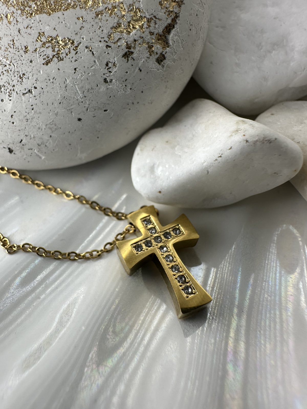 Σταυρός από Ατσάλι με διάφανα κρύσταλλα – Χρυσός (ΚΩΔ:81241) | Kosmimatomania Σταυρός από Ατσάλι με διάφανα κρύσταλλα – Χρυσός (ΚΩΔ:81241) | Kosmimatomania