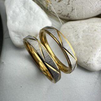 Βέρες Γάμου Ατσάλι με Ασημένιο Σαγρέ & Χρυσό – Μοναδικός Κυματισμός για Γάμο & Αρραβώνα (ΚΩΔ:88822) | Kosmimatomania.gr Βέρες Γάμου Ατσάλι με Ασημένιο Σαγρέ & Χρυσό – Μοναδικός Κυματισμός για Γάμο & Αρραβώνα (ΚΩΔ:88822) | Kosmimatomania.gr