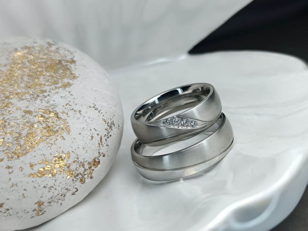 Βέρες γάμου Ασημί από Ατσάλι με Ματ & Λουστρέ – Γυναικεία με Στρας (ΚΩΔ:22147) | Kosmimatomania Βέρες γάμου Ασημί από Ατσάλι με Ματ & Λουστρέ – Γυναικεία με Στρας (ΚΩΔ:22147) | Kosmimatomania