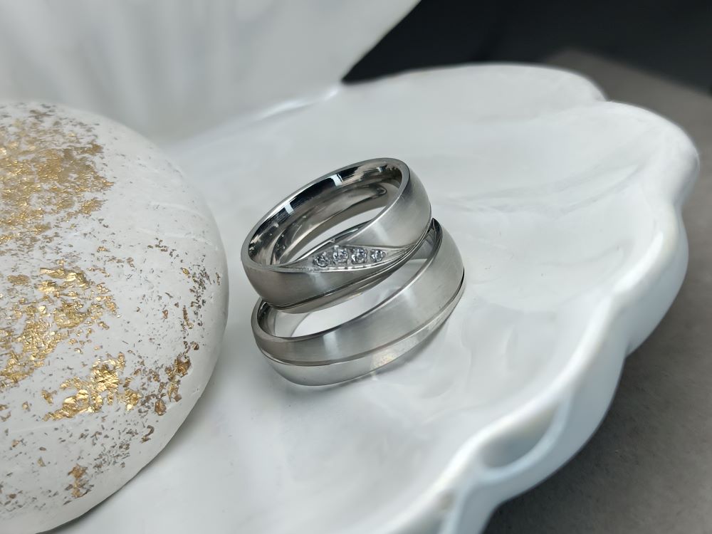 Βέρες γάμου Ασημί από Ατσάλι με Ματ & Λουστρέ – Γυναικεία με Στρας (ΚΩΔ:22147) | Kosmimatomania Βέρες γάμου Ασημί από Ατσάλι με Ματ & Λουστρέ – Γυναικεία με Στρας (ΚΩΔ:22147) | Kosmimatomania