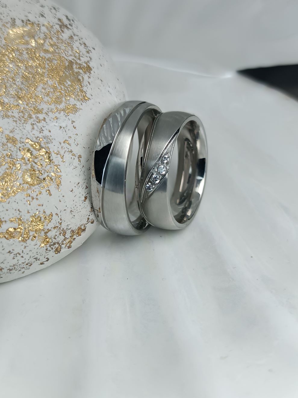 Βέρες γάμου Ασημί από Ατσάλι με Ματ & Λουστρέ – Γυναικεία με Στρας (ΚΩΔ:22147) | Kosmimatomania Βέρες γάμου Ασημί από Ατσάλι με Ματ & Λουστρέ – Γυναικεία με Στρας (ΚΩΔ:22147) | Kosmimatomania