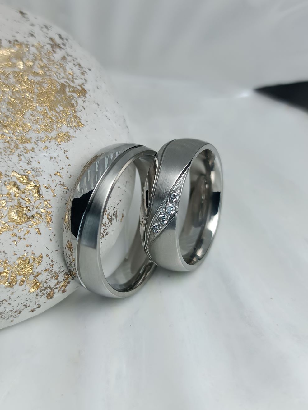 Βέρες γάμου Ασημί από Ατσάλι με Ματ & Λουστρέ – Γυναικεία με Στρας (ΚΩΔ:22147) | Kosmimatomania Βέρες γάμου Ασημί από Ατσάλι με Ματ & Λουστρέ – Γυναικεία με Στρας (ΚΩΔ:22147) | Kosmimatomania