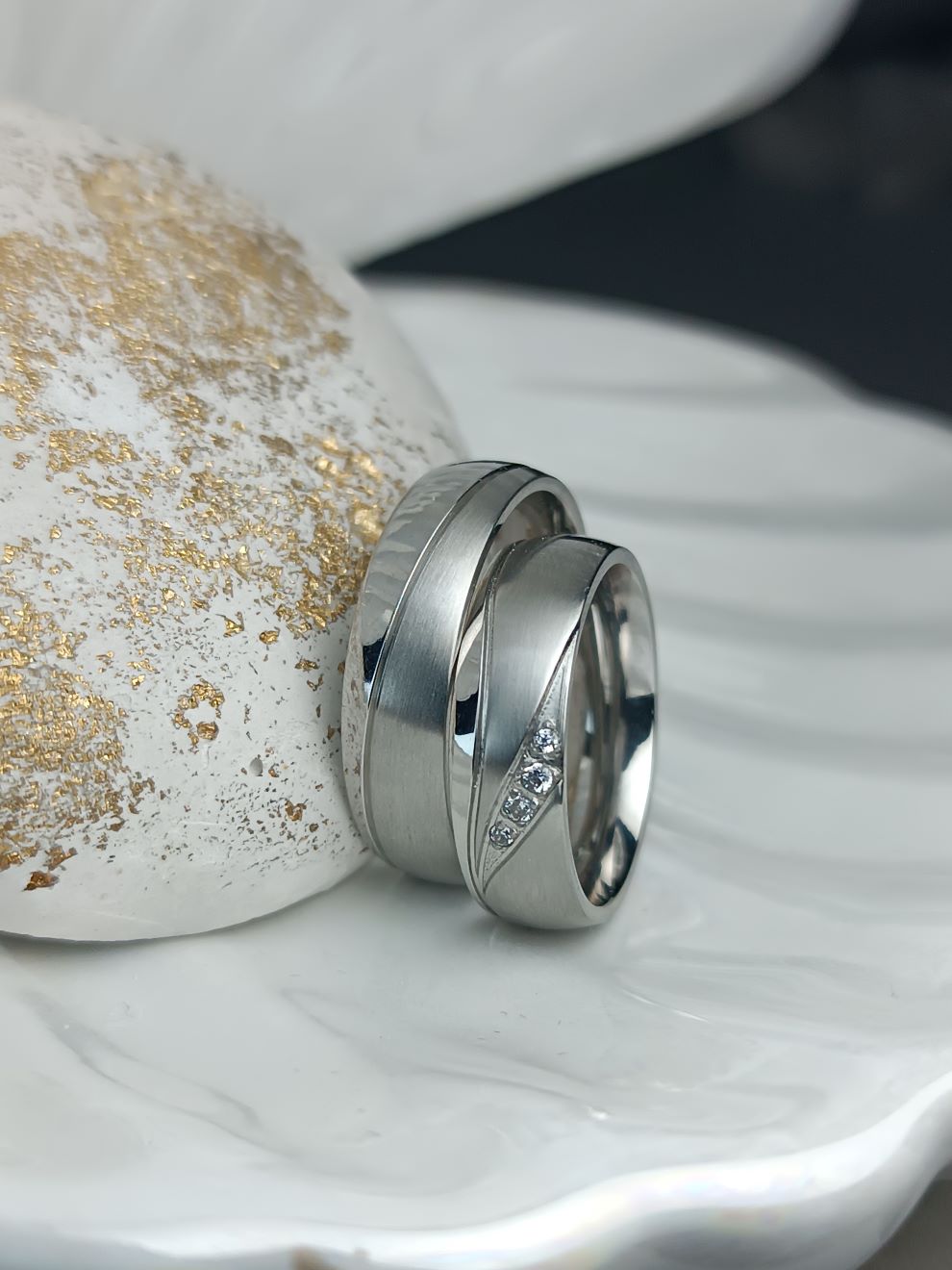 Βέρες γάμου Ασημί από Ατσάλι με Ματ & Λουστρέ – Γυναικεία με Στρας (ΚΩΔ:22147) | Kosmimatomania Βέρες γάμου Ασημί από Ατσάλι με Ματ & Λουστρέ – Γυναικεία με Στρας (ΚΩΔ:22147) | Kosmimatomania