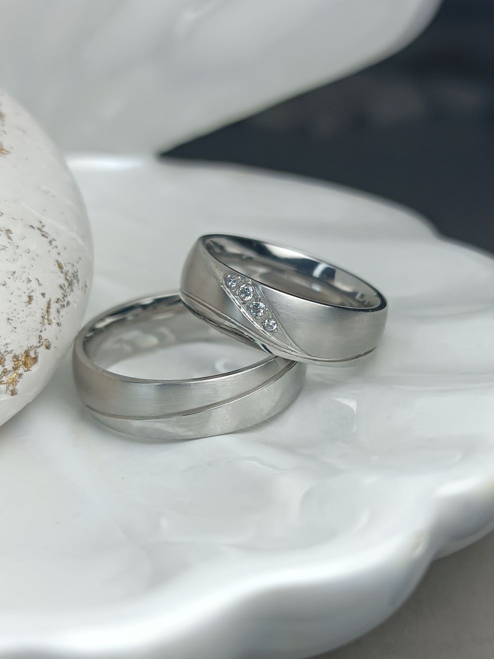 Βέρες γάμου Ασημί από Ατσάλι με Ματ & Λουστρέ – Γυναικεία με Στρας (ΚΩΔ:22147) | Kosmimatomania Βέρες γάμου Ασημί από Ατσάλι με Ματ & Λουστρέ – Γυναικεία με Στρας (ΚΩΔ:22147) | Kosmimatomania