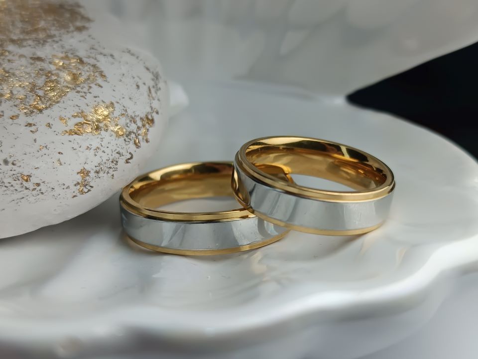 Βέρες από Ανοξείδωτο Ατσάλι: Η Νέα Εποχή της Αγάπης και της Ανθεκτικότητας Kosmimatomaniа.gr – Εκεί που η λάμψη συναντά τη διάρκεια