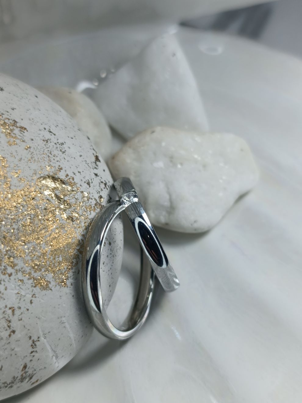 Βέρες από Ατσάλι με Κρύσταλλο – Κομψό Σετ Γάμου & Αρραβώνα (ΚΩΔ:22991)| Kosmimatomania.gr Βέρες από Ατσάλι με Κρύσταλλο – Κομψό Σετ Γάμου & Αρραβώνα (ΚΩΔ:22991)| Kosmimatomania.gr