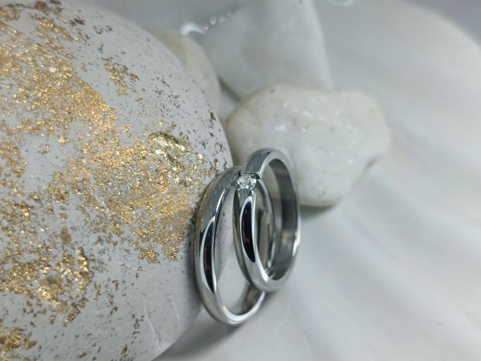 Βέρες από Ατσάλι με Κρύσταλλο – Κομψό Σετ Γάμου & Αρραβώνα (ΚΩΔ:22991)| Kosmimatomania.gr Βέρες από Ατσάλι με Κρύσταλλο – Κομψό Σετ Γάμου & Αρραβώνα (ΚΩΔ:22991)| Kosmimatomania.gr