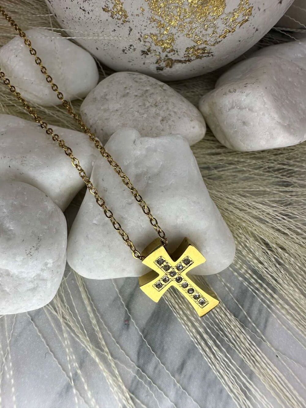 Σταυρός από Ατσάλι με διάφανα κρύσταλλα – Χρυσός (ΚΩΔ:81241) | Kosmimatomania Σταυρός από Ατσάλι με διάφανα κρύσταλλα – Χρυσός (ΚΩΔ:81241) | Kosmimatomania