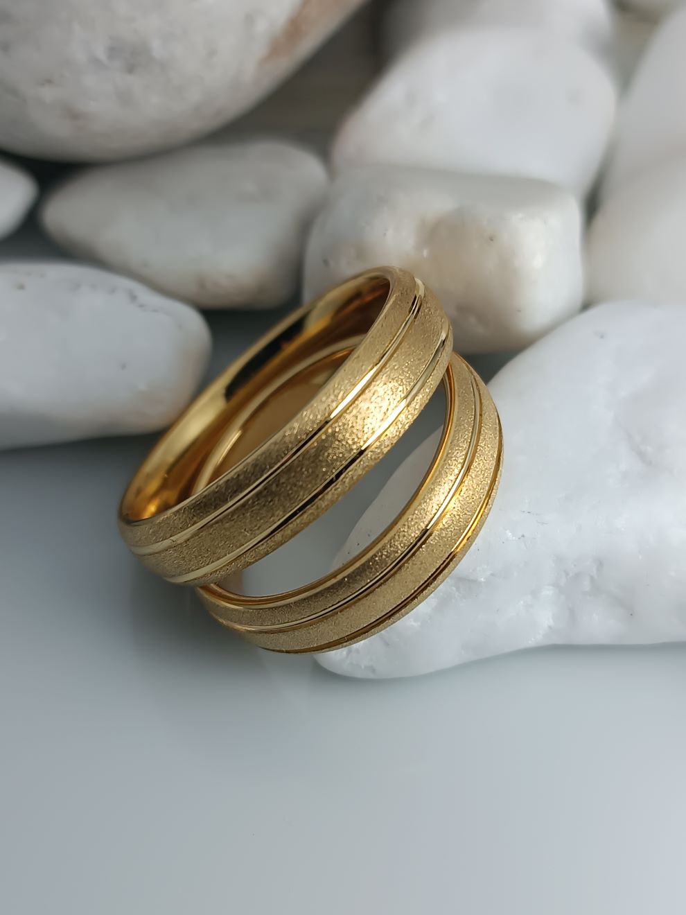 Βέρες γάμου από Ατσάλι Χρυσές Σαγρέ (ΚΩΔ:54681) | Ανθεκτικές & Κομψές | Kosmimatomaniа.gr Βέρες γάμου από Ατσάλι Χρυσές Σαγρέ (ΚΩΔ:54681) | Ανθεκτικές & Κομψές | Kosmimatomaniа.gr