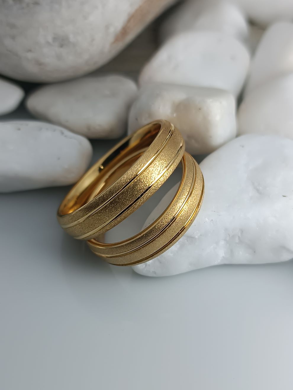 Βέρες γάμου από Ατσάλι Χρυσές Σαγρέ (ΚΩΔ:54681) | Ανθεκτικές & Κομψές | Kosmimatomaniа.gr Βέρες γάμου από Ατσάλι Χρυσές Σαγρέ (ΚΩΔ:54681) | Ανθεκτικές & Κομψές | Kosmimatomaniа.gr