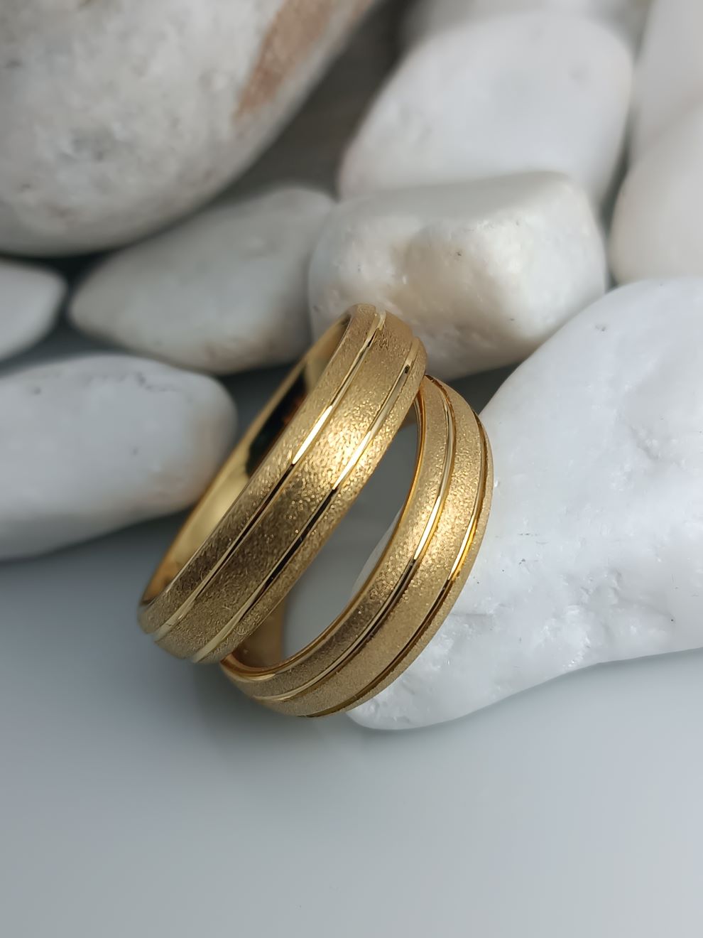 Βέρες γάμου από Ατσάλι Χρυσές Σαγρέ (ΚΩΔ:54681) | Ανθεκτικές & Κομψές | Kosmimatomaniа.gr Βέρες γάμου από Ατσάλι Χρυσές Σαγρέ (ΚΩΔ:54681) | Ανθεκτικές & Κομψές | Kosmimatomaniа.gr